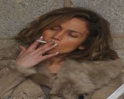 Jennifer Lopez smoking